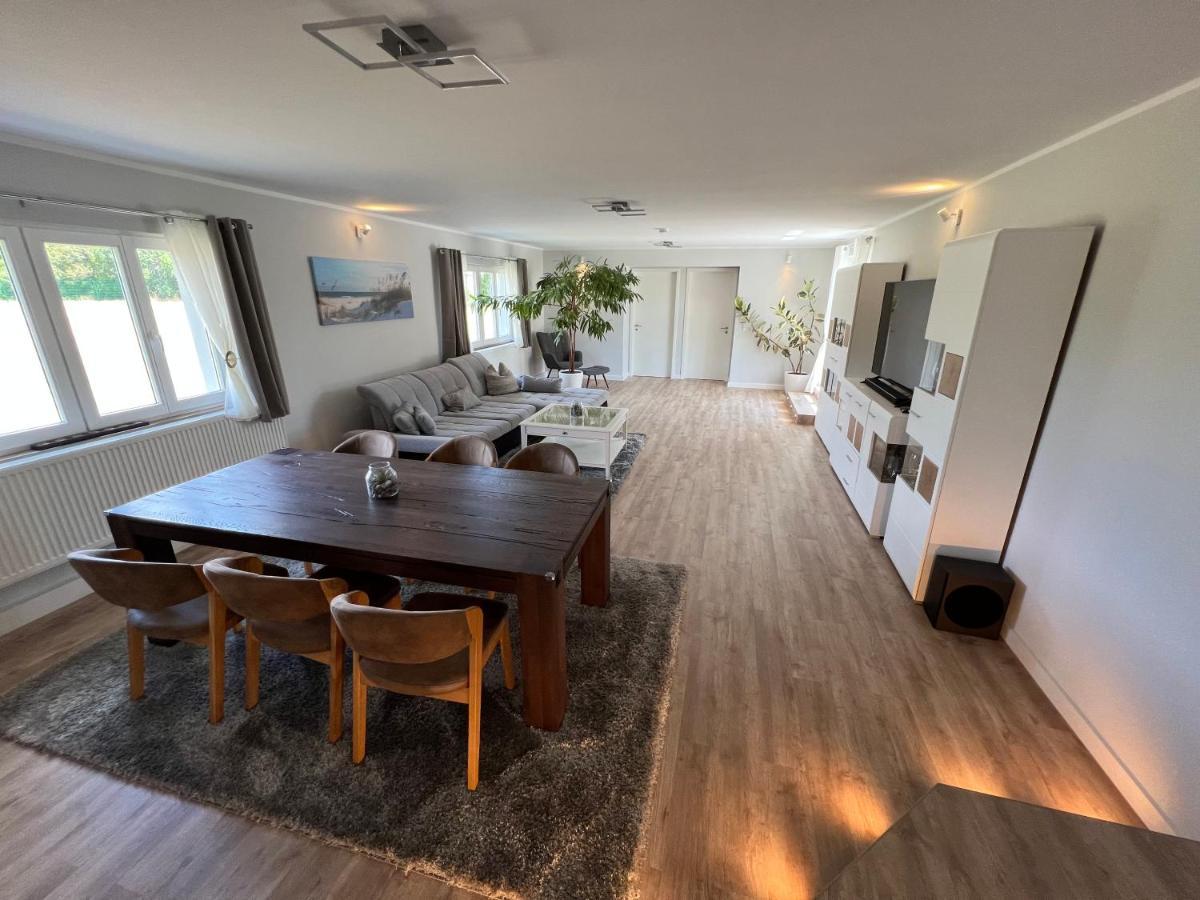 Bungalow 4 Schlafzimmer 8 Personen Parkplatz Grundstueck Garten Lipsko Exteriér fotografie