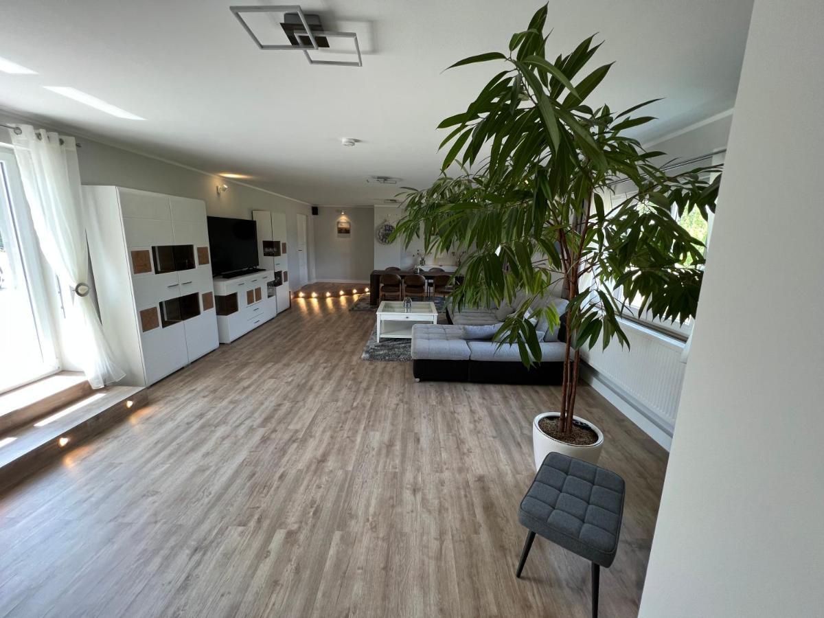 Bungalow 4 Schlafzimmer 8 Personen Parkplatz Grundstueck Garten Lipsko Exteriér fotografie
